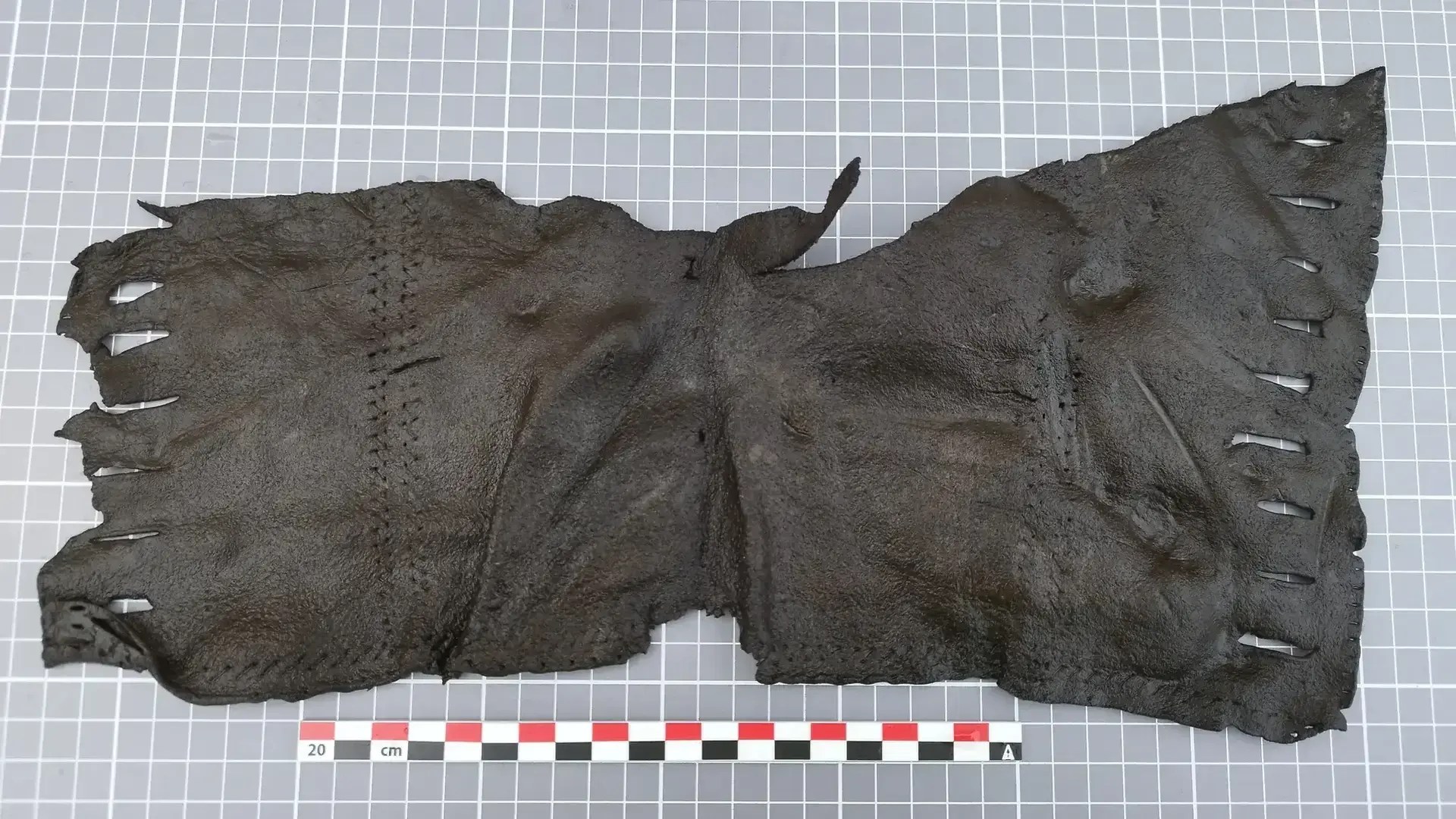 Découverte de 2 900 articles en cuir mystérieux révélant la vie médiévale en Norvège 4 Découverte de 2 900 articles en cuir mystérieux révélant la vie médiévale en Norvège - 3