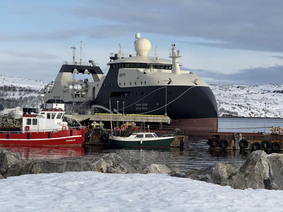 Not one fish was landed when Norebo's new super trawler Kapitan Sokolov made port call to Kirkenes in late April this year. The shipping company is owned by fishery tycoon Vitaly Orlov, a friend of Vladimir Putin. La Norvège expulse Norebo et Murman Seafood par crainte de la collecte de renseignements - 10