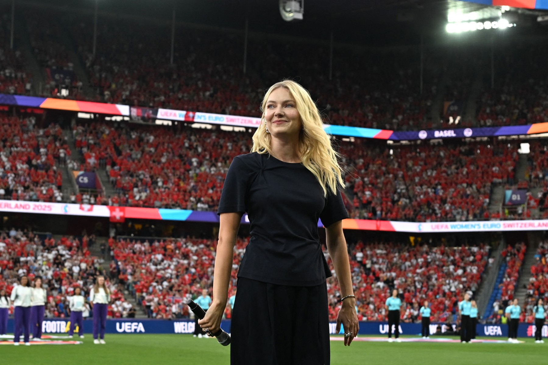 Quatre choses à savoir sur l'hymne national norvégien 7 La chanteuse norvégienne Astrid S interprète l'hymne national norvégien avant le début du match de football du Groupe A de l'UEFA Women's Euro 2025 entre la Suisse et la Norvège au stade St Jakob-Park à Bâle.