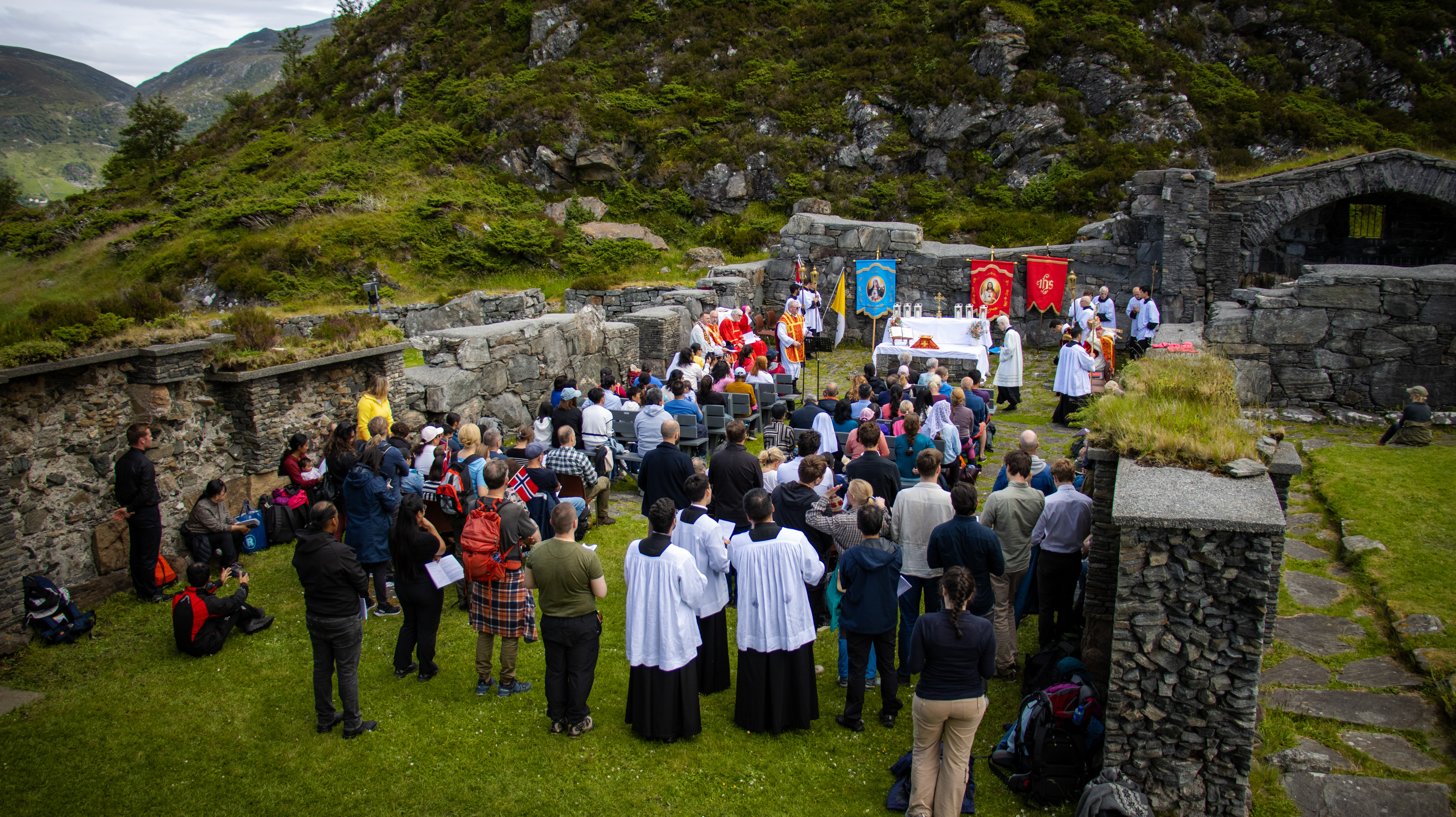 L'île sacrée de Norvège qui "transforme les touristes en pèlerins"| National Catholic Register 22 Messe à Selja