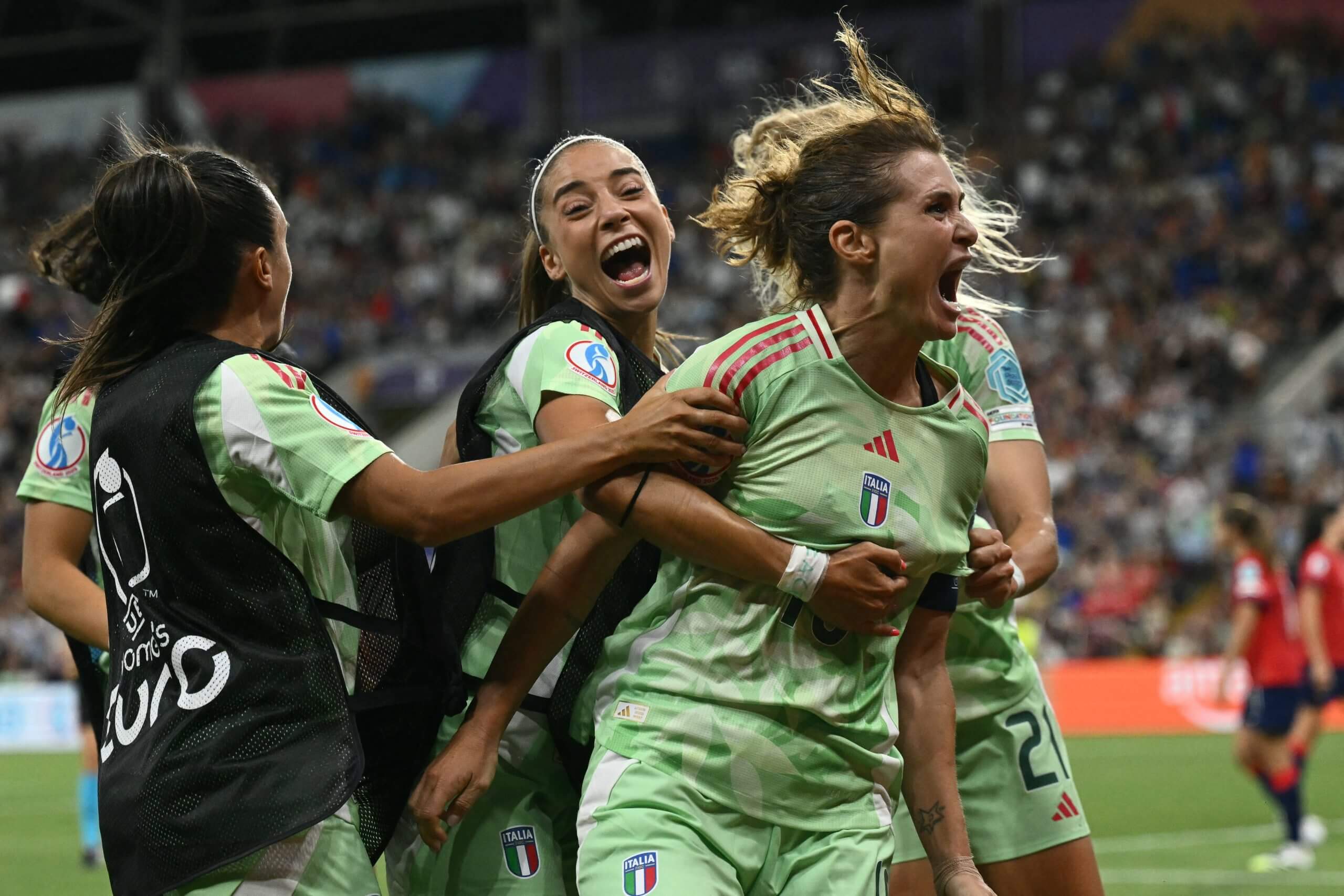 Norvège 1 Italie 2 : Un doublé de Cristiana Girelli permet à l'Italie de se qualifier pour sa première demi-finale de l'Euro depuis des décennies 22 Norvège 1 Italie 2 : Un doublé de Cristiana Girelli permet à l'Italie de se qualifier pour sa première demi-finale de l'Euro depuis des décennies - 21