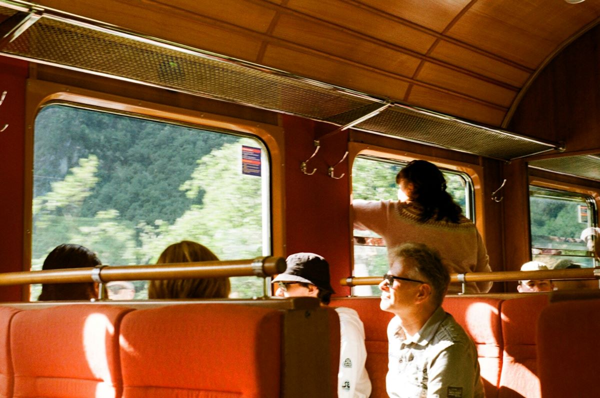 Six lieux à visiter en Norvège en 2025 14 La photo représente un wagon du chemin de fer de Flåm.