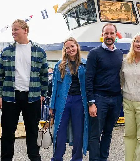 Le prince Sverre Magnus emmène sa petite amie Amalie Macleod sur le yacht de la famille royale norvégienne 8 Le prince Sverre Magnus emmène sa petite amie Amalie Macleod sur le yacht de la famille royale norvégienne - 7
