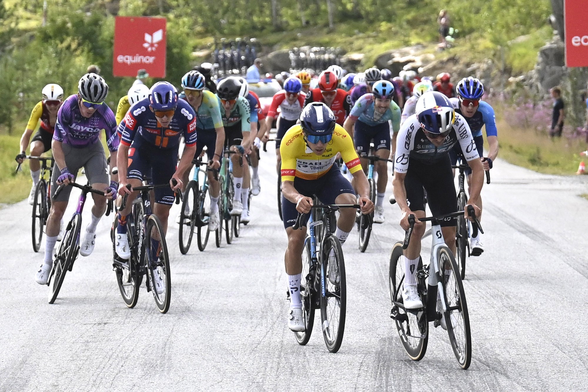 Pidcock réalise la meilleure performance en escalade courte du 21e siècle | Arctic Race of Norway Stage 3 2025 16 Pidcock réalise la meilleure performance en escalade courte du 21e siècle | Arctic Race of Norway Stage 3 2025 - 15