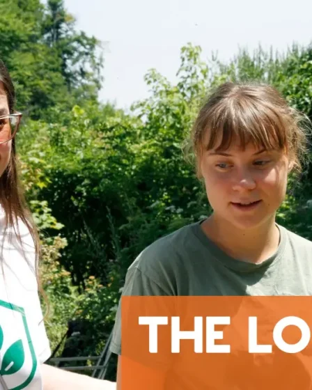 Greta Thunberg et d'autres militants bloquent la rue principale d'Oslo pour protester contre le pétrole 2 Greta Thunberg et d'autres militants bloquent la rue principale d'Oslo pour protester contre le pétrole - 1