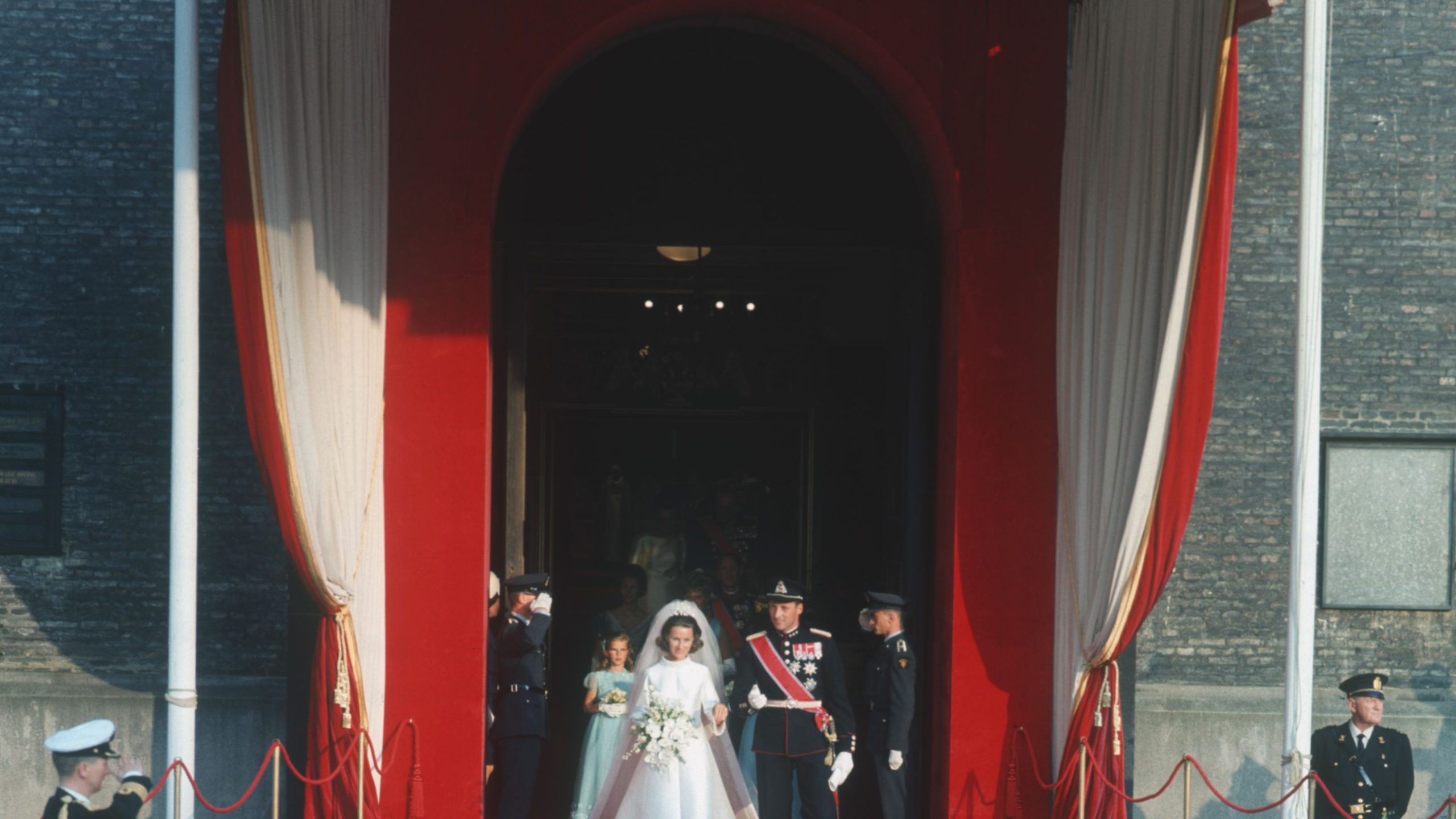 Alors que le roi Harald et la reine Sonja de Norvège célèbrent leur anniversaire, Tatler revient sur l'histoire d'amour révolutionnaire qui a failli faire tomber la monarchie. 6 Alors que le roi Harald et la reine Sonja de Norvège célèbrent leur anniversaire, Tatler revient sur l'histoire d'amour révolutionnaire qui a failli faire tomber la monarchie. - 5