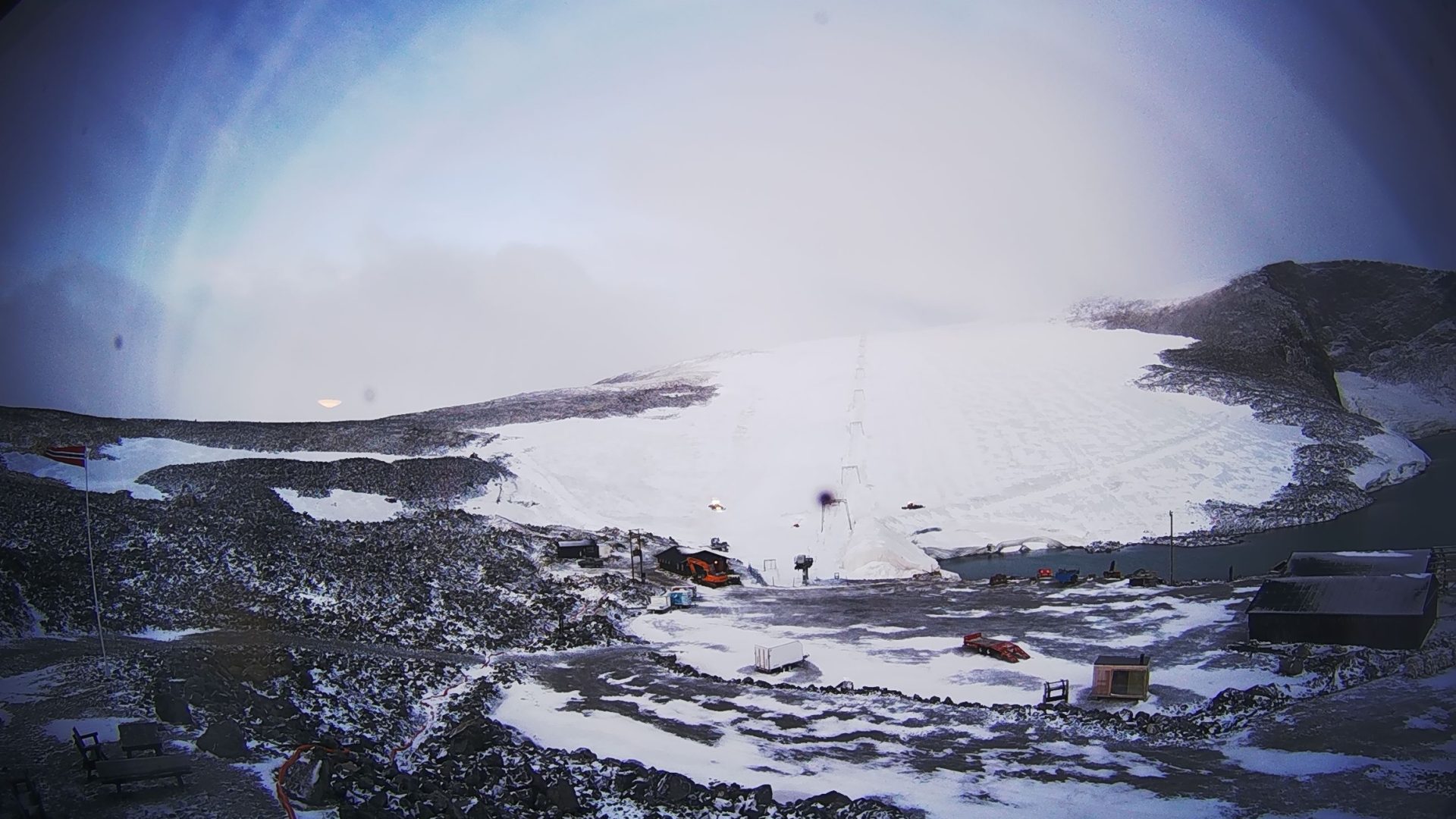 La station de ski estivale de Galdhøpiggen, en Norvège, rouvre ses portes après une brève pause estivale 44 La station de ski estivale de Galdhøpiggen, en Norvège, rouvre ses portes après une brève pause estivale - 43