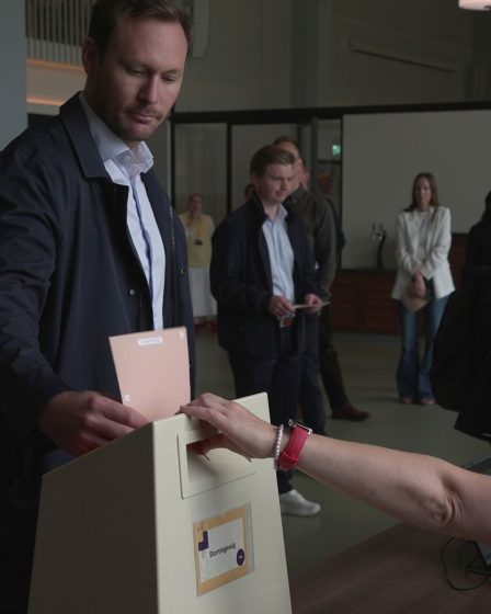 Les élections norvégiennes reconduisent les travaillistes au pouvoir, tandis que le Parti du progrès, d'extrême droite, double sa part de voix. 28 Les élections norvégiennes reconduisent les travaillistes au pouvoir, tandis que le Parti du progrès, d'extrême droite, double sa part de voix. - 27