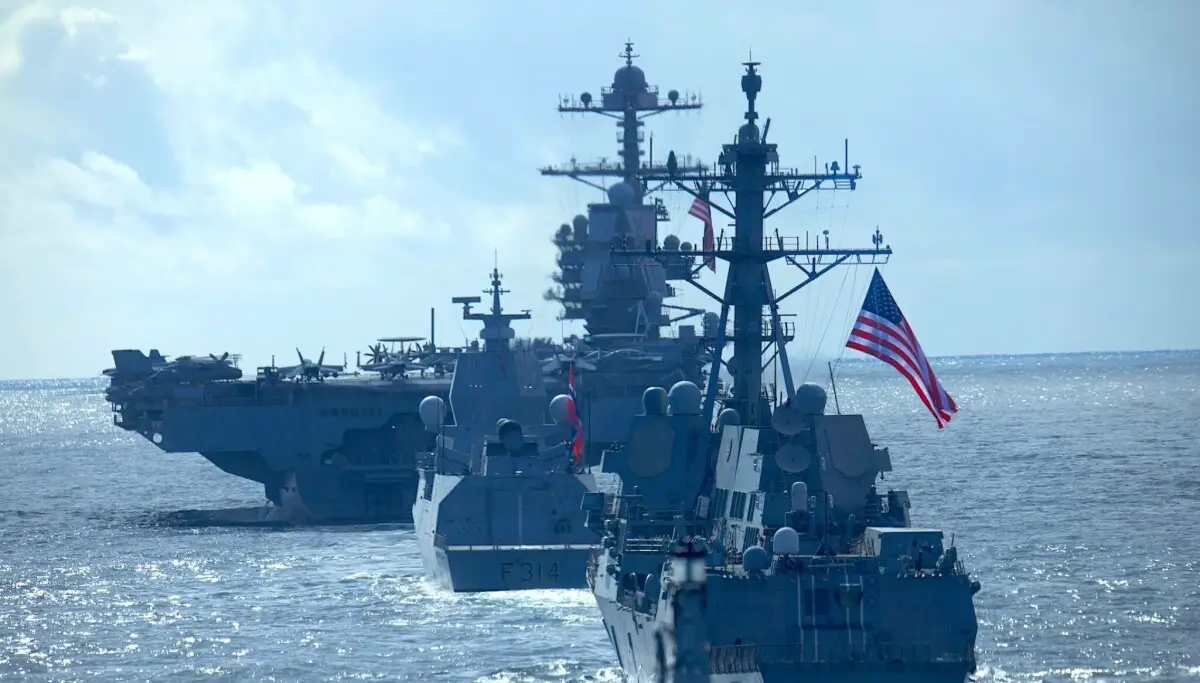 Les trois sous-marins Yasen de la flotte du Nord sont en mer alors que le groupe de porte-avions américain navigue dans le nord de la Norvège. 12 Les trois sous-marins Yasen de la flotte du Nord sont en mer alors que le groupe de porte-avions américain navigue dans le nord de la Norvège. - 11