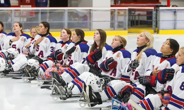 JOURNÉE DE JEU - Team USA affronte la Norvège lors du tour préliminaire du championnat du monde de hockey sur glace paralympique féminin 4 JOURNÉE DE JEU - Team USA affronte la Norvège lors du tour préliminaire du championnat du monde de hockey sur glace paralympique féminin - 3