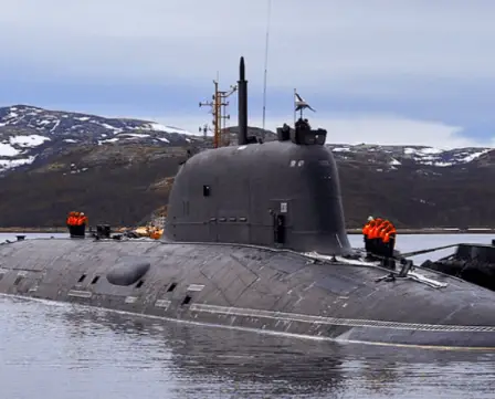 Des avions de patrouille de l'OTAN poursuivent un sous-marin russe alors qu'un porte-avions américain opère au large de la Norvège 2 Des avions de patrouille de l'OTAN poursuivent un sous-marin russe alors qu'un porte-avions américain opère au large de la Norvège - 1