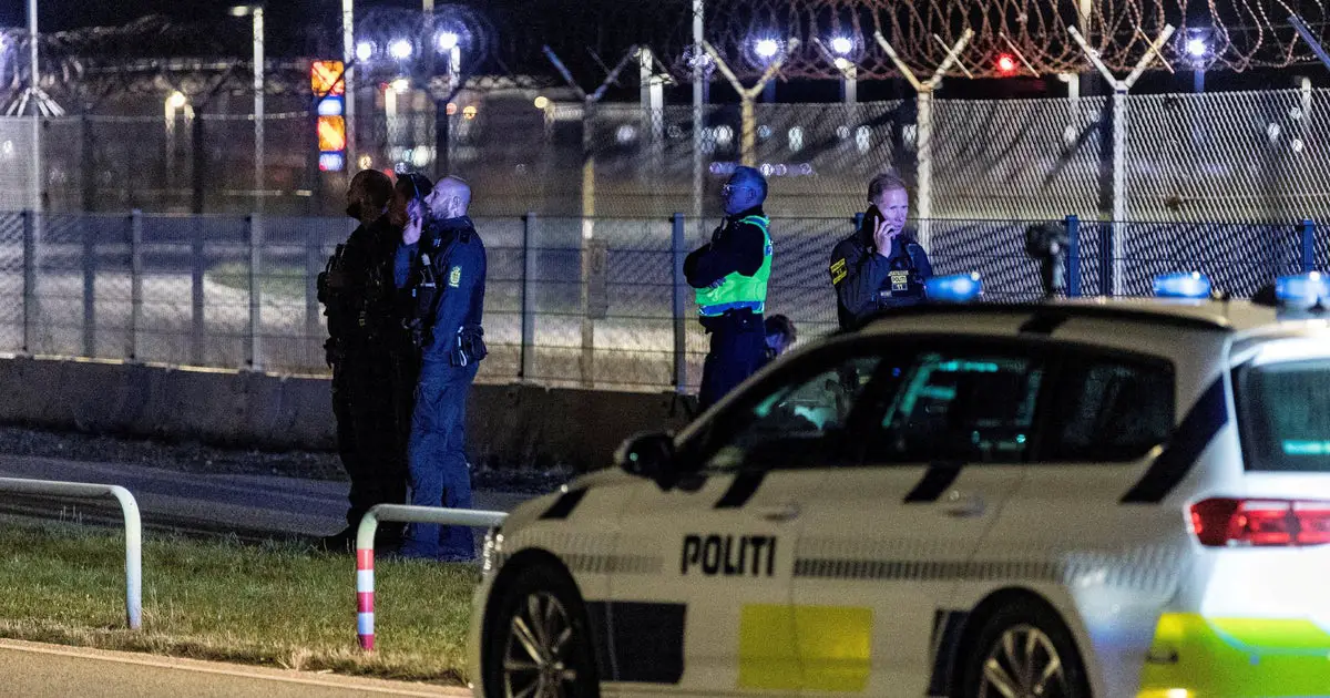 Le Danemark qualifie les drones près des aéroports d'"attaque hybride", la police norvégienne saisit le drone et la Russie plaide l'ignorance. 4 Le Danemark qualifie les drones près des aéroports d'"attaque hybride", la police norvégienne saisit le drone et la Russie plaide l'ignorance. - 3