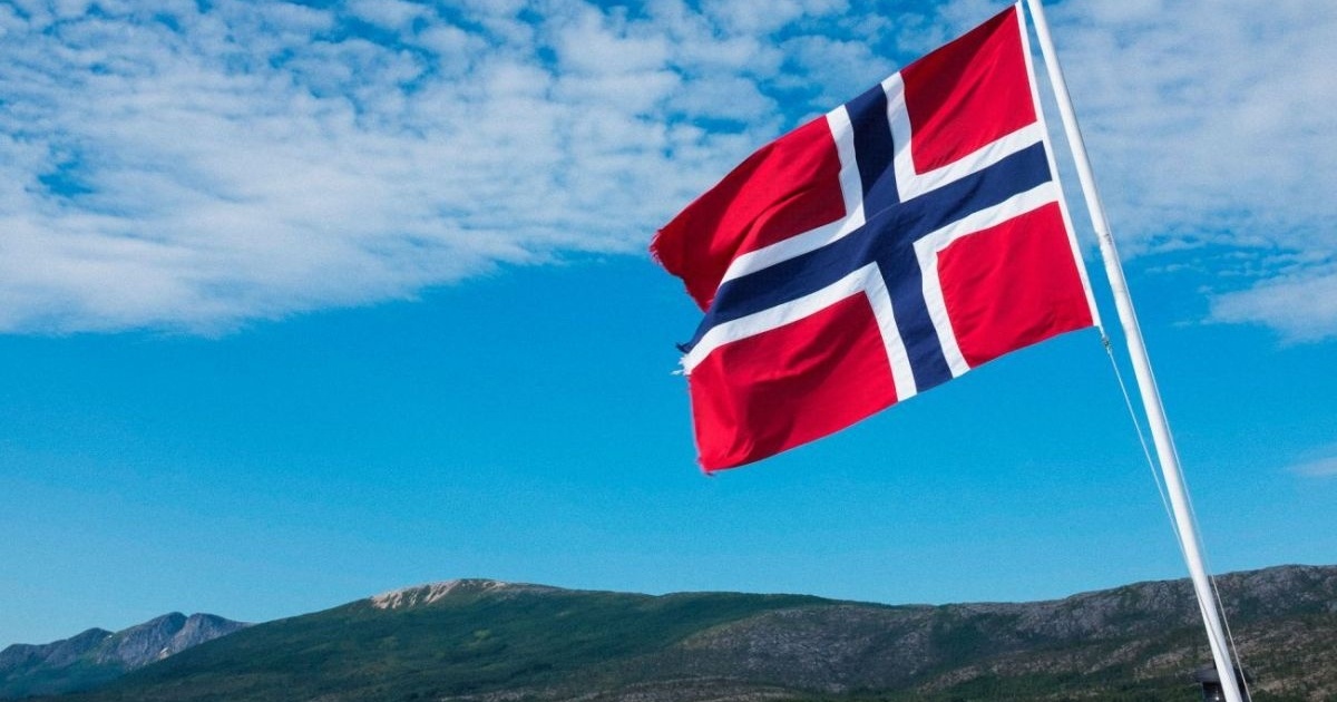 En Norvège, un avion de ligne a dû faire demi-tour en raison de la présence d'un drone au-dessus de l'aéroport. 4 En Norvège, un avion de ligne a dû faire demi-tour en raison de la présence d'un drone au-dessus de l'aéroport. - 3