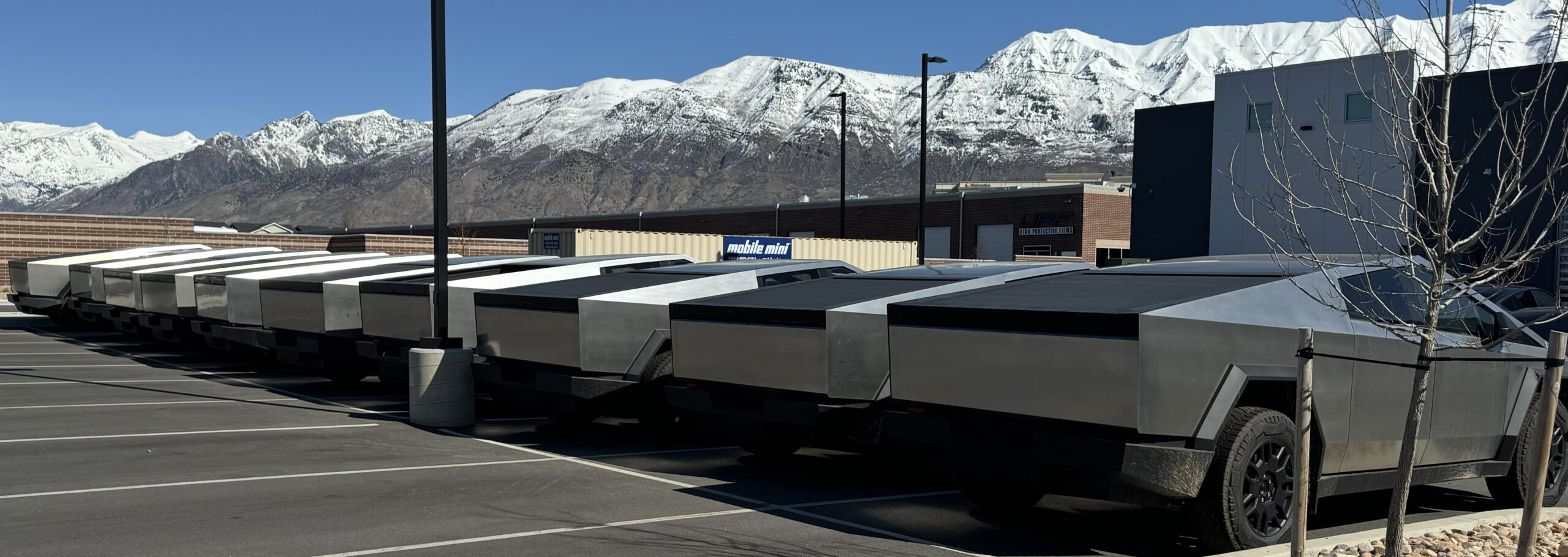 Nous ne sommes ni en Norvège, ni en Chine, ni en Californie, mais les VE (principalement les Teslas) pullulent dans l'Utah. 58 Nous ne sommes ni en Norvège, ni en Chine, ni en Californie, mais les VE (principalement les Teslas) pullulent dans l'Utah. - 57