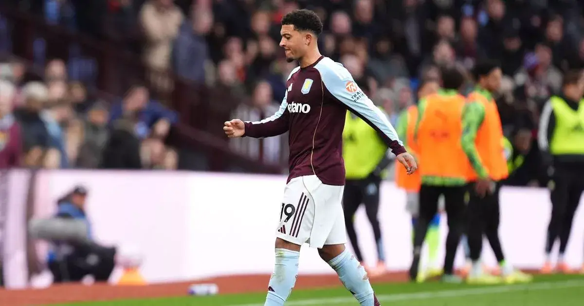 Jadon Sancho connaît un embarras cauchemardesque malgré la victoire du joueur prêté de Man United contre Man City. 6 Jadon Sancho connaît un embarras cauchemardesque malgré la victoire du joueur prêté de Man United contre Man City. - 5
