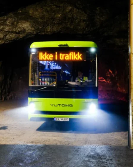 La Norvège a fait une découverte surprenante sur les bus électriques chinois après en avoir conduit un dans une mine pour voir s'il était possible de le pirater. 2 La Norvège a fait une découverte surprenante sur les bus électriques chinois après en avoir conduit un dans une mine pour voir s'il était possible de le pirater. - 1
