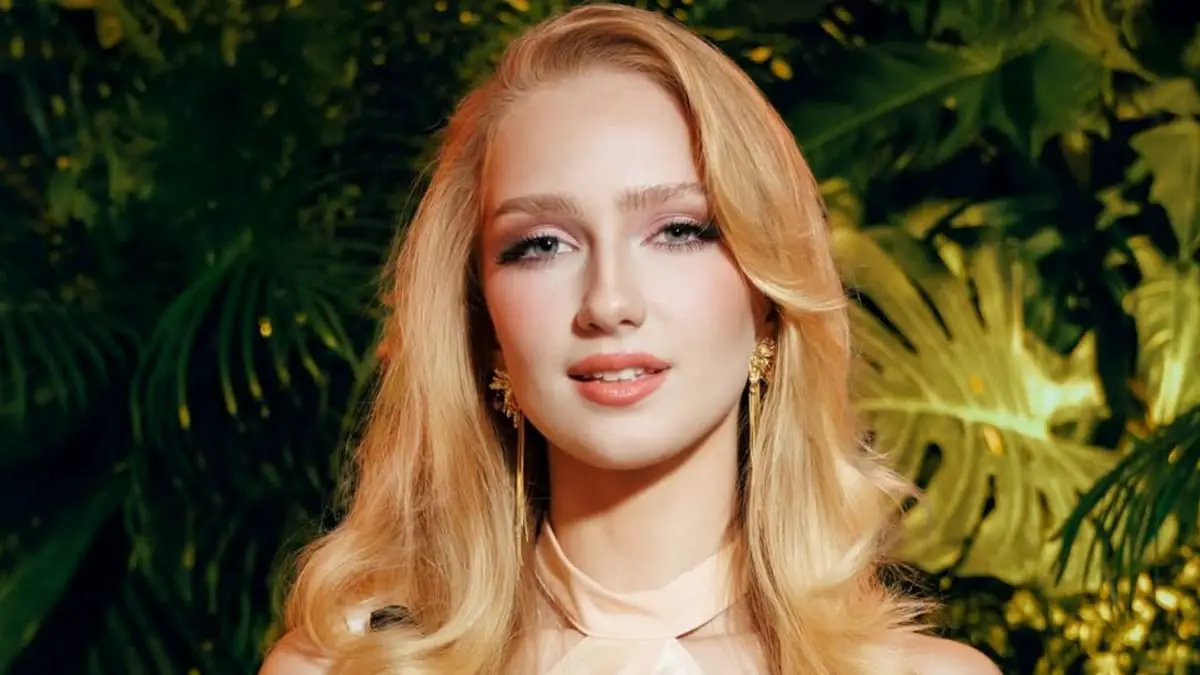 Miss Norvège devient virale après que son costume national inspiré du saumon ait stupéfié le public (VOIR) 14 Miss Norvège devient virale après que son costume national inspiré du saumon ait stupéfié le public (VOIR) - 13