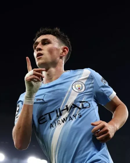 La décision de Phil Foden pourrait susciter un tollé à Man City cette semaine. 2 La décision de Phil Foden pourrait susciter un tollé à Man City cette semaine. - 1