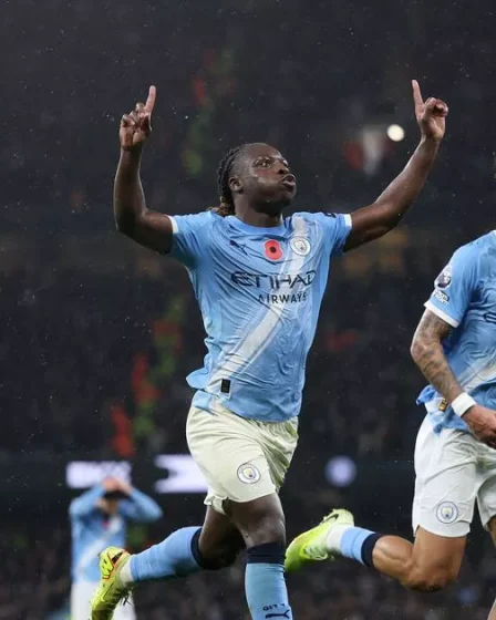 Ce que Pep Guardiola a fait avec le public de l'Etihad a révélé que Man City avait une nouvelle superstar. 23 Ce que Pep Guardiola a fait avec le public de l'Etihad a révélé que Man City avait une nouvelle superstar. - 22