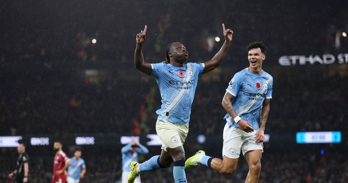 Ce que Pep Guardiola a fait avec le public de l'Etihad a révélé que Man City avait une nouvelle superstar. 4 Ce que Pep Guardiola a fait avec le public de l'Etihad a révélé que Man City avait une nouvelle superstar. - 3