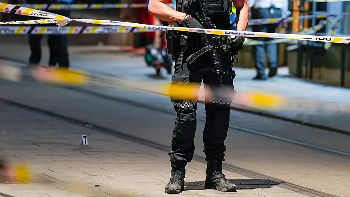 La police norvégienne arrête un suspect dans la fusillade d'un centre commercial, aucun blessé n'est à déplorer 4 La police norvégienne arrête un suspect dans la fusillade d'un centre commercial, aucun blessé n'est à déplorer - 3