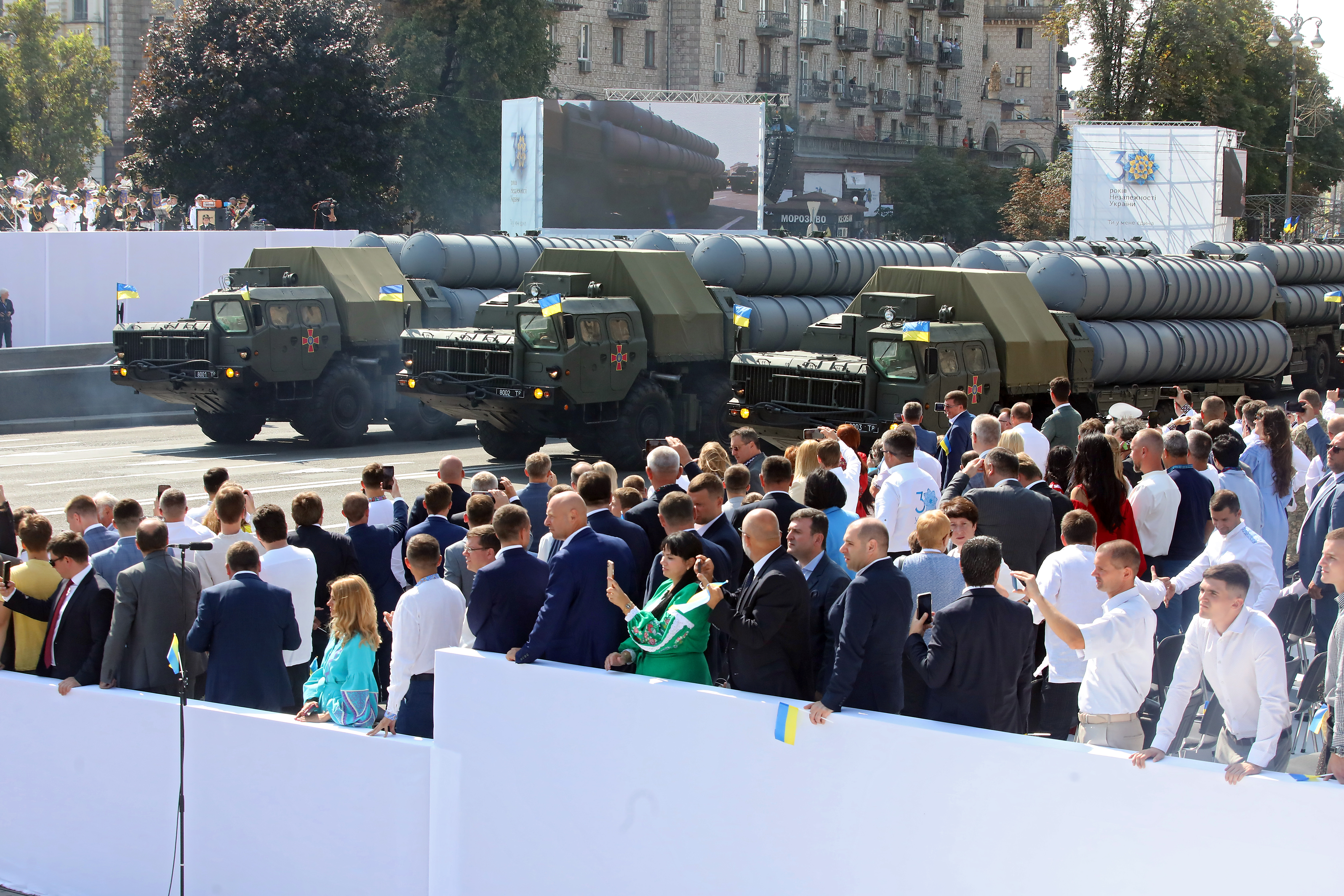 L'Ukraine va recevoir davantage d'intercepteurs S-300 avec l'aide de la Norvège 17 KYIV, UKRAINE - 24 AOÛT 2021 - Des systèmes de missiles S-300PS sont photographiés lors du défilé du jour de l'indépendance de Kiev, dans la rue Khreshchatyk, à l'occasion du 30e anniversaire de l'indépendance de l'Ukraine, à Kiev, capitale de l'Ukraine. (Le crédit photo doit se lire Volodymyr Tarasov/ Ukrinform/Future Publishing via Getty Images)