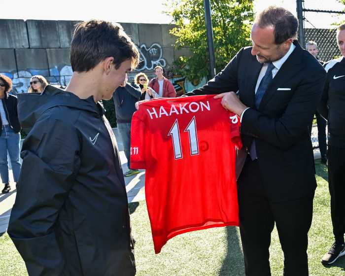 Le prince héritier Haakon se joint aux New-Yorkais pour célébrer les 200 ans de l'héritage norvégien américain - Brooklyn Paper 50 Le prince héritier Haakon se joint aux New-Yorkais pour célébrer les 200 ans de l'héritage norvégien américain - Brooklyn Paper - 49