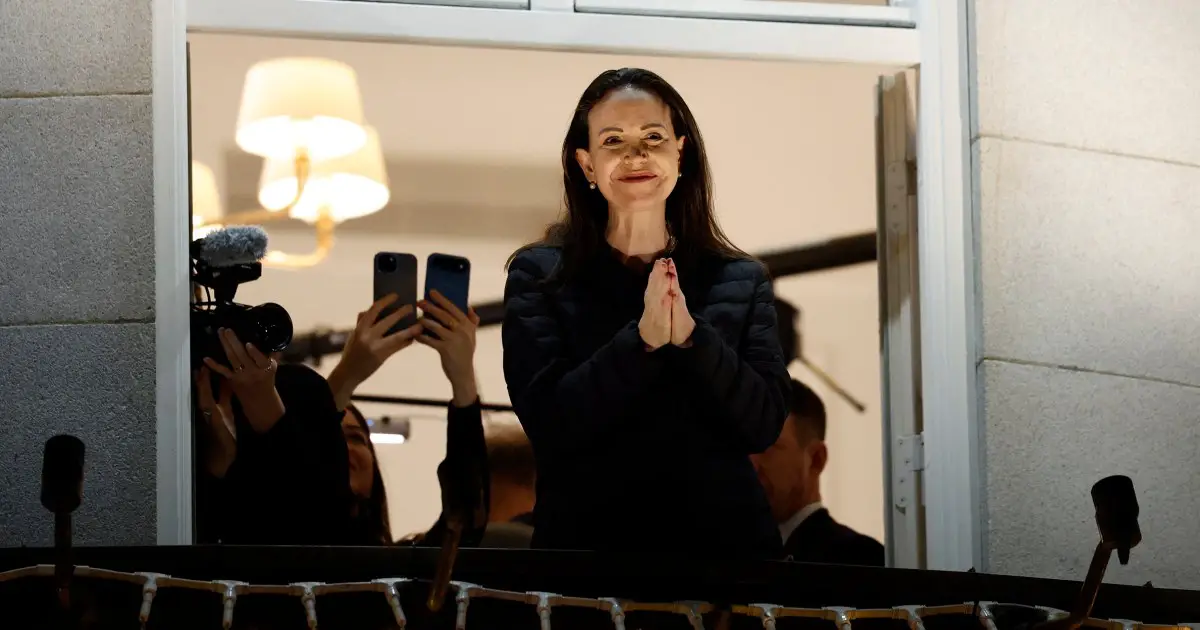 Le chef de l'opposition vénézuélienne, M. Machado, apparaît en public en Norvège après la cérémonie du prix Nobel 4 Le chef de l'opposition vénézuélienne, M. Machado, apparaît en public en Norvège après la cérémonie du prix Nobel - 3