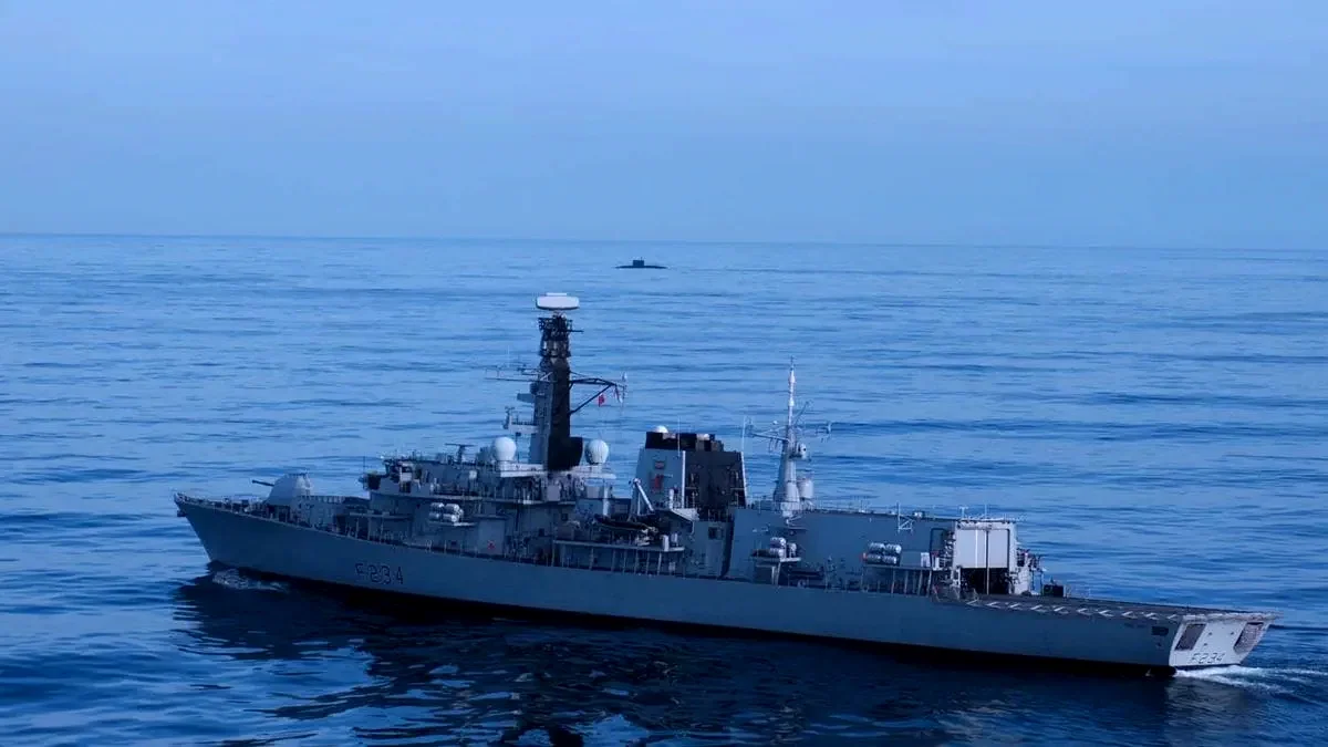 Le Royaume-Uni et la Norvège lancent un pacte pour chasser les navires espions russes 13 La Royal Navy adoptera également des missiles de frappe navale norvégiens avancés, qui peuvent détruire des navires ennemis à une distance de plus de 100 milles.