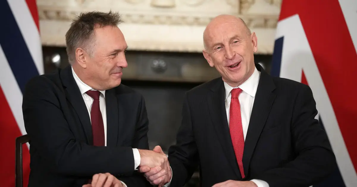 Le Royaume-Uni et la Norvège signent un pacte pour "chasser les sous-marins russes" dans l'Atlantique Nord 4 Le Royaume-Uni et la Norvège signent un pacte pour "chasser les sous-marins russes" dans l'Atlantique Nord - 3