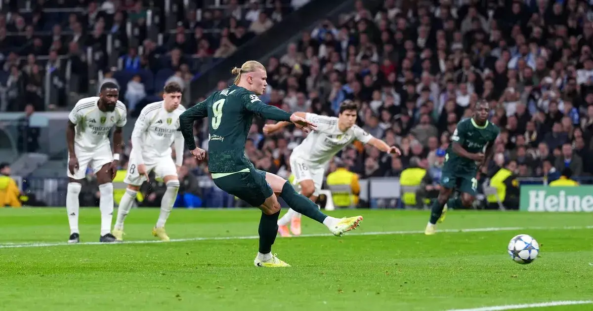 Pep Guardiola est clair sur le changement nécessaire d'Erling Haaland à Man City. 4 Pep Guardiola est clair sur le changement nécessaire d'Erling Haaland à Man City. - 3