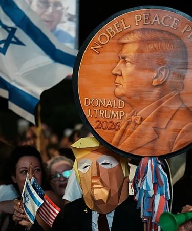 Trump déclare au Premier ministre norvégien qu'il n'a plus l'obligation de « penser uniquement à la paix » après avoir été snobé par le prix Nobel 12 Trump déclare au Premier ministre norvégien qu'il n'a plus l'obligation de « penser uniquement à la paix » après avoir été snobé par le prix Nobel - 11