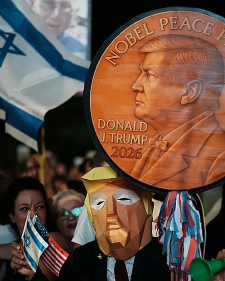 Trump déclare au Premier ministre norvégien qu'il n'a plus l'obligation de « penser uniquement à la paix » après avoir été snobé par le prix Nobel 17 Trump déclare au Premier ministre norvégien qu'il n'a plus l'obligation de « penser uniquement à la paix » après avoir été snobé par le prix Nobel - 16