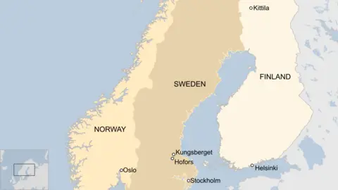 Trois morts en Suède alors qu'une forte tempête balaie les pays nordiques 16 Carte de la Norvège, de la Suède et de la Finlande montrant les capitales respectives Oslo, Stockholm et Helsinki, ainsi que les sites de Kungsberget et Hofors en Suède, et Kittila en Finlande.