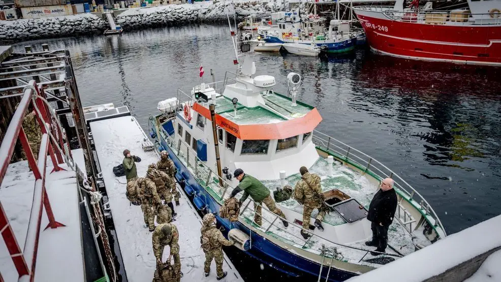 Le Premier ministre norvégien confirme que le SMS de Trump établissait un lien entre les tensions au Groenland et le prix Nobel de la paix 9 Des soldats danois débarquent au port de Nuuk, au Groenland, le dimanche 18 janvier 2026. (Mads Claus Rasmussen/Ritzau Scanpix via AP)