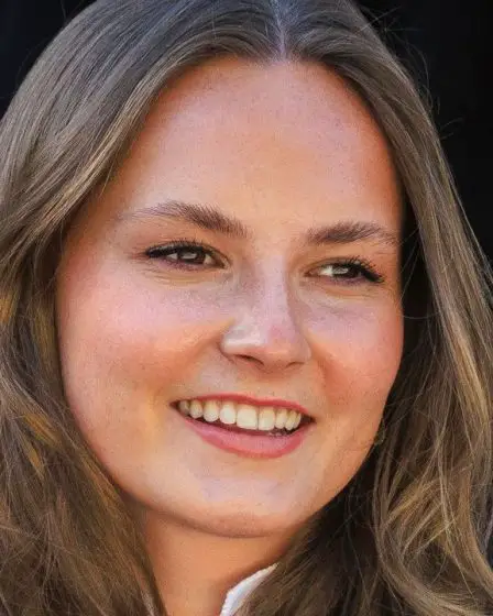 La princesse Ingrid Alexandra de Norvège rend hommage à ses grands-parents lors de son premier voyage royal en solo 13 La princesse Ingrid Alexandra de Norvège rend hommage à ses grands-parents lors de son premier voyage royal en solo - 12