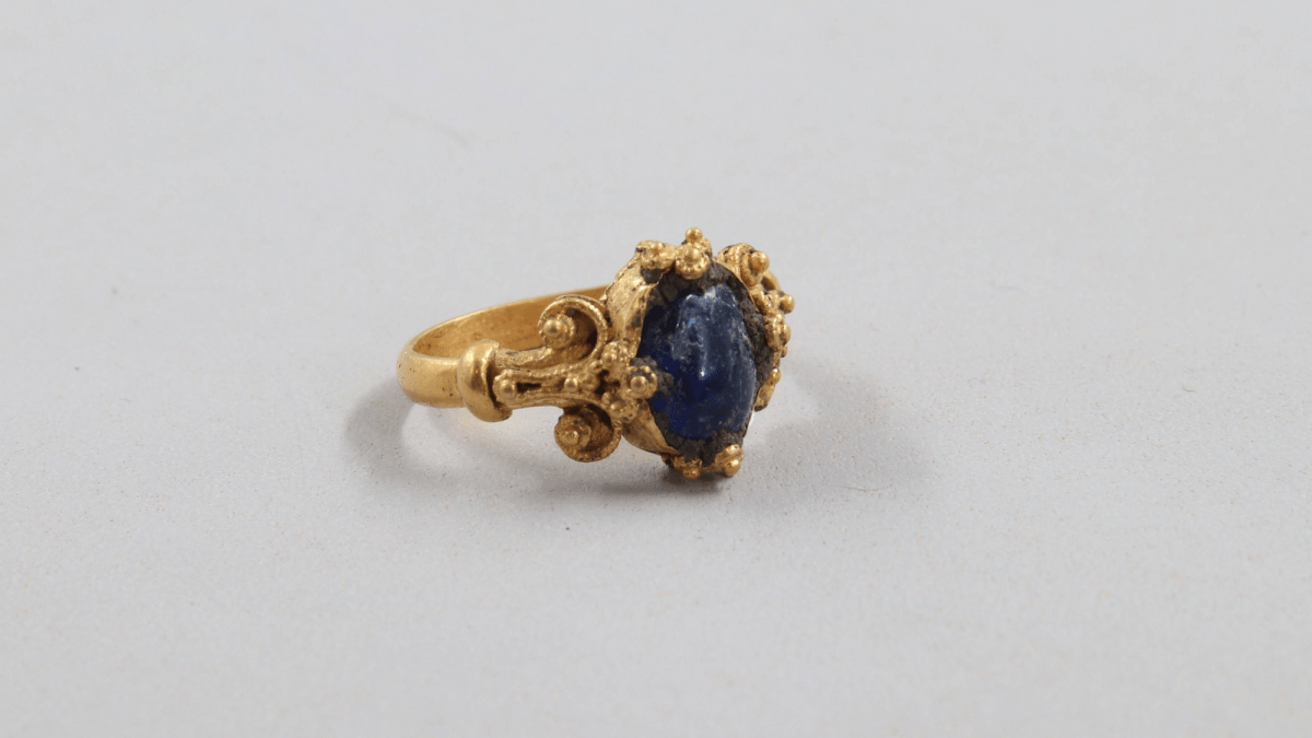 Une bague médiévale ouvragée découverte dans la plus ancienne ville de Norvège 6 Une bague médiévale ouvragée découverte dans la plus ancienne ville de Norvège - 5