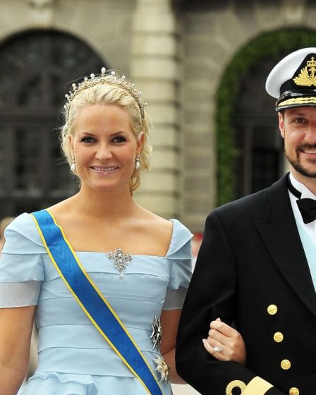 Qui est la princesse héritière Mette-Marit de Norvège ? La future reine controversée qui est citée dans les dossiers Epstein, quelques jours avant que son fils ne soit jugé pour viol 35 Qui est la princesse héritière Mette-Marit de Norvège ? La future reine controversée qui est citée dans les dossiers Epstein, quelques jours avant que son fils ne soit jugé pour viol - 34