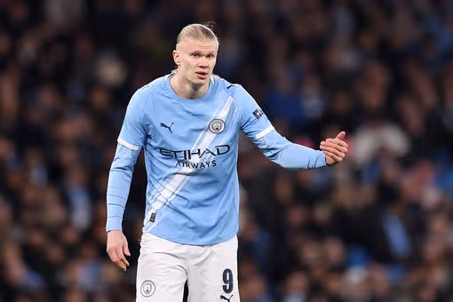 Pep Guardiola est clair sur le « problème » qu'il rencontre avec Erling Haaland à Manchester City. 7 MANCHESTER, ANGLETERRE – 04 FÉVRIER : Erling Haaland de Manchester City fait des gestes lors du match retour de la demi-finale de la Coupe Carabao entre Manchester City et Newcastle United au stade Etihad le 04 février 2026 à Manchester, en Angleterre. (Photo de Kate McShane/Getty Images)