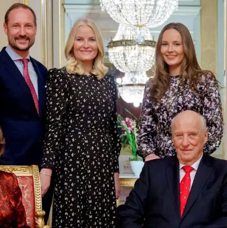 Les dossiers Epstein menacent de diviser la famille royale norvégienne en deux 2 Les dossiers Epstein menacent de diviser la famille royale norvégienne en deux - 1