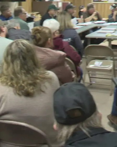 Les habitants de Norway Township s'opposent à un projet d'exploitation d'une carrière d'asphalte 2 Les habitants de Norway Township s'opposent à un projet d'exploitation d'une carrière d'asphalte - 1