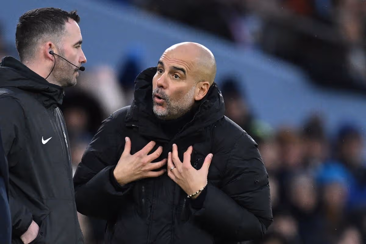 Les neuf décisions arbitrales qui ont mis Man City en colère. 15 Pep Guardiola et Manchester City ont été irrités ces dernières semaines par des décisions d'arbitrage qui, selon eux, allaient à l'encontre de leur équipe.