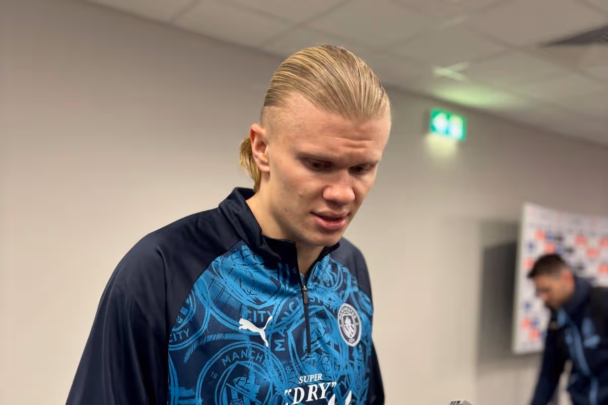 Une rencontre exceptionnelle avec la superstar de Man City Erling Haaland – ce qu'il n'a pas dit en dit long. 9 Erling Haaland