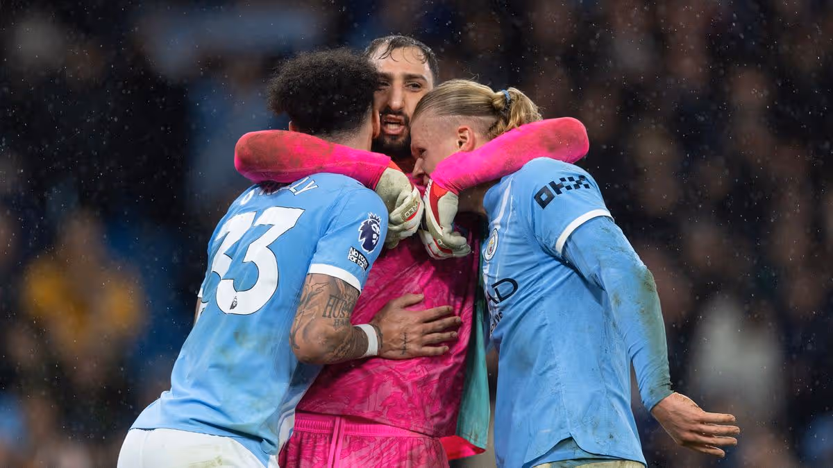 Pep Guardiola fait le point sur les blessures d'Erling Haaland et de Nico O'Reilly à Manchester City. 13 Pep Guardiola fait le point sur les blessures d'Erling Haaland et de Nico O'Reilly à Manchester City. - 12