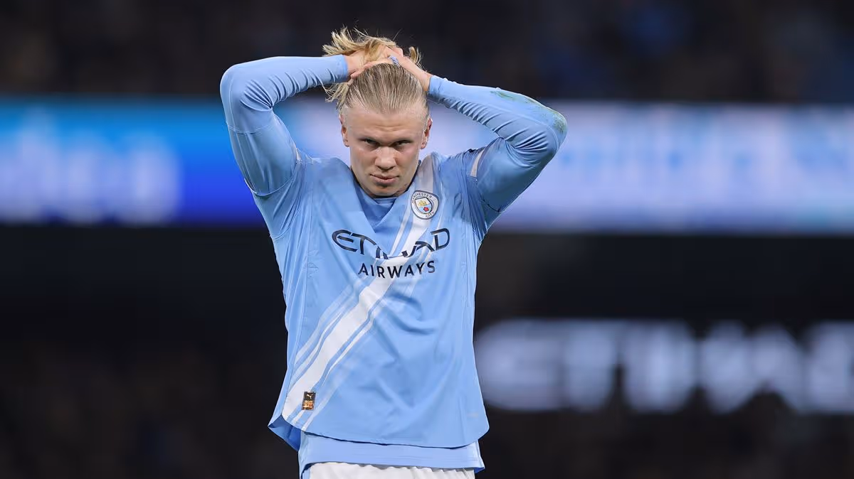 La dernière blessure d'Erling Haaland à Man City alors que Pep Guardiola fait le point au cœur de la course au titre en Premier League. 2 La dernière blessure d'Erling Haaland à Man City alors que Pep Guardiola fait le point au cœur de la course au titre en Premier League. - 1