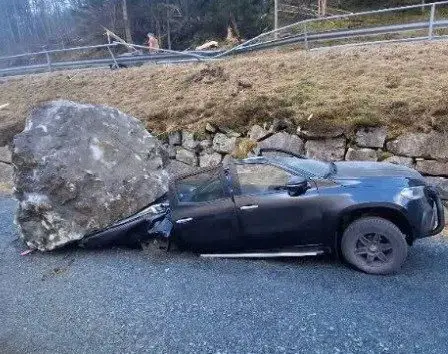 Une chute de pierres spectaculaire sur la route E134 à Fjæra, dans la commune d'Etne, en Norvège 62 Une chute de pierres spectaculaire sur la route E134 à Fjæra, dans la commune d'Etne, en Norvège - 61
