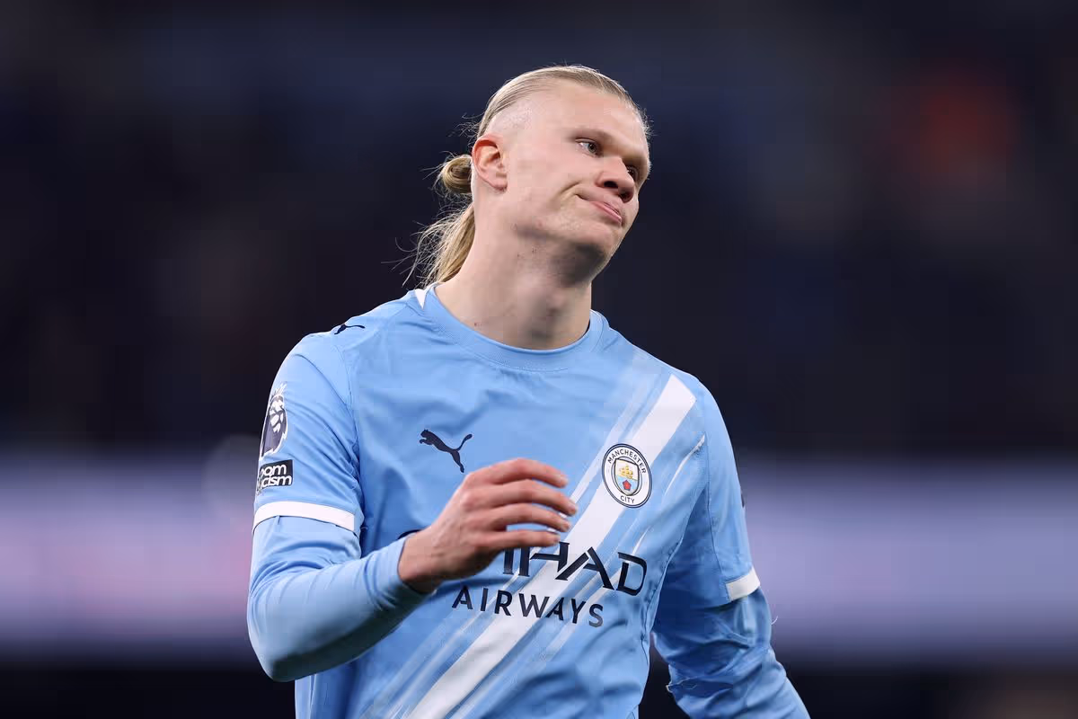 Erling Haaland de Manchester City semble abattu après que Morgan Gibbs-White de Nottingham Forest (non représenté) ait marqué le premier but de son équipe lors du match de Premier League entre Manchester City et Nottingham Forest