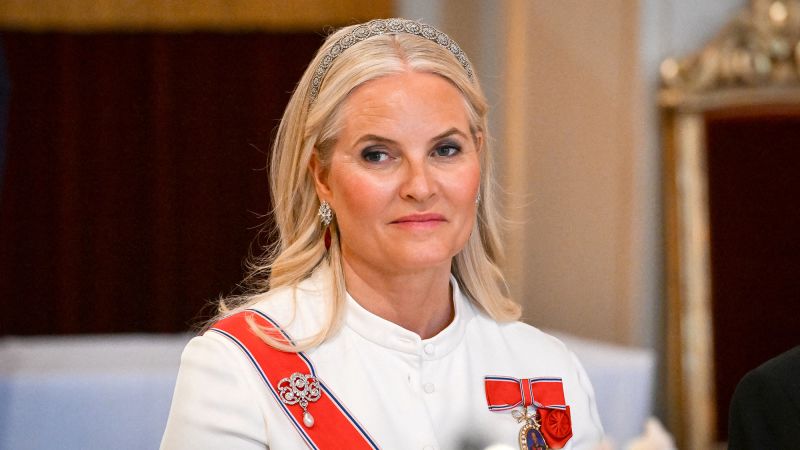 La princesse héritière de Norvège affirme avoir été « manipulée et trompée » par Epstein 4 La princesse héritière de Norvège affirme avoir été « manipulée et trompée » par Epstein - 3