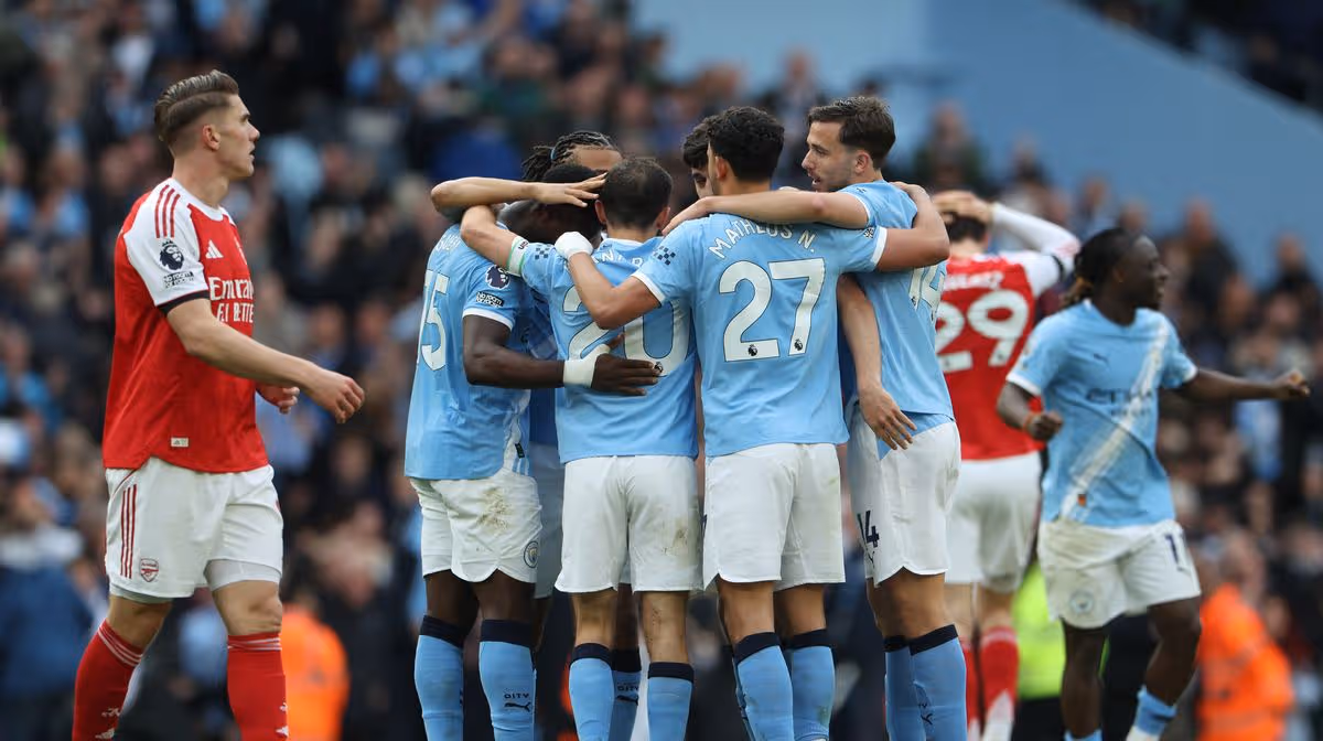 Pep Guardiola déclare que Manchester City a besoin de changements après la performance d'Arsenal. 4 Pep Guardiola déclare que Manchester City a besoin de changements après la performance d'Arsenal. - 3