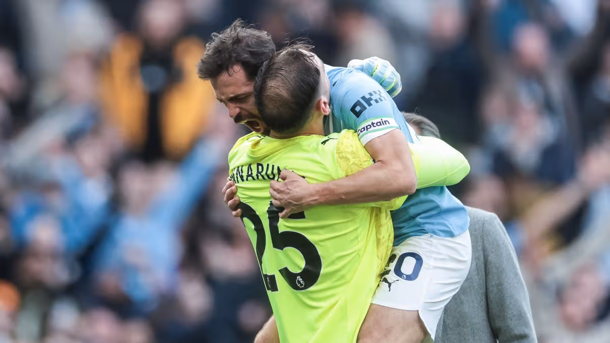 Que s'est-il passé après la victoire de Man City contre Arsenal ? Haaland sourit, Donnarumma plonge, Bernardo apprécie. 4 Que s'est-il passé après la victoire de Man City contre Arsenal ? Haaland sourit, Donnarumma plonge, Bernardo apprécie. - 3